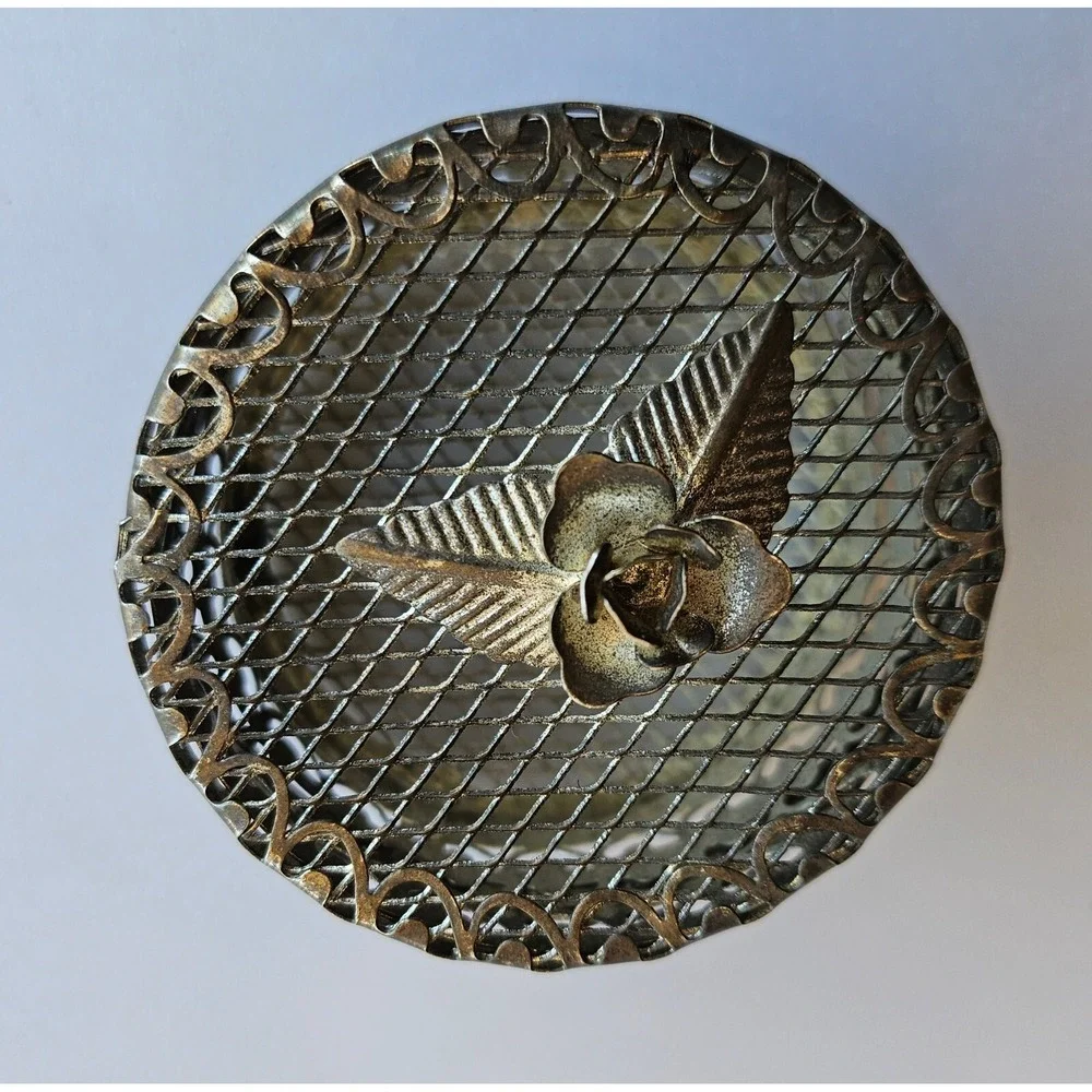 Vintage Metal Vanity Trinket Box Silver‎ Tone Dresser Powder Jar Round Rose Lid